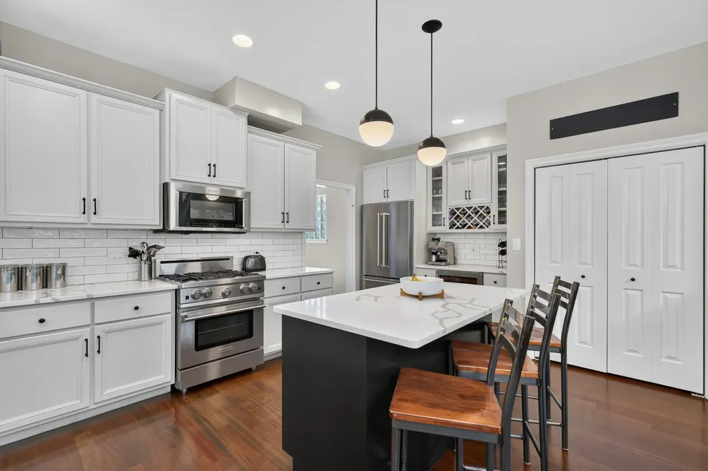1320 West Grenshaw Street Chicago IL 60607