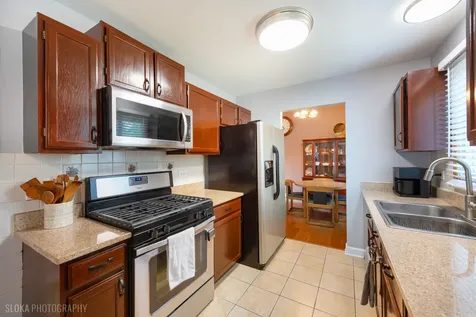 1152 Pinetree Lane Bartlett IL 60103