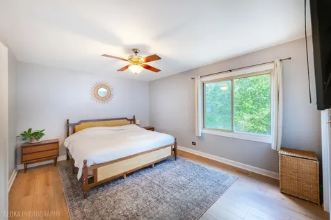1152 Pinetree Lane Bartlett IL 60103
