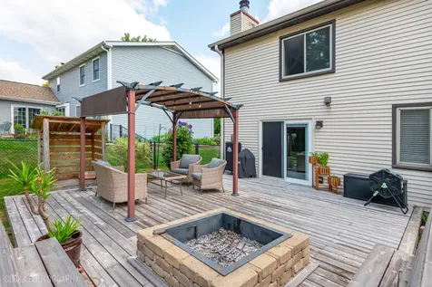1152 Pinetree Lane Bartlett IL 60103
