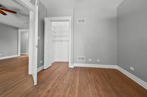 2211 West Winona Street Chicago IL 60625
