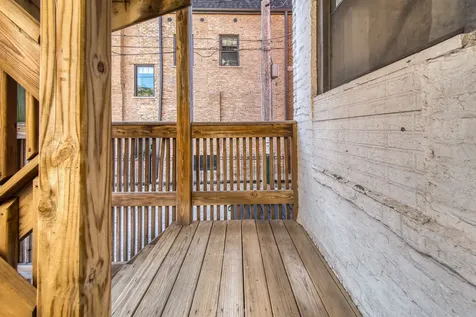 2211 West Winona Street Chicago IL 60625