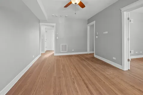 2211 West Winona Street Chicago IL 60625