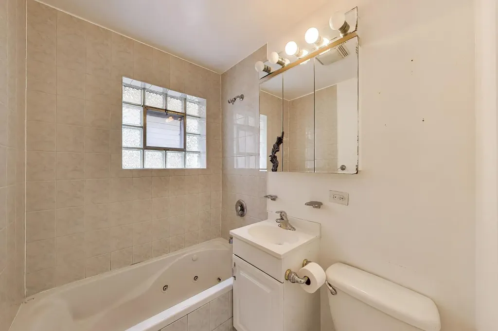 2941 North Rutherford Avenue Chicago IL 60634
