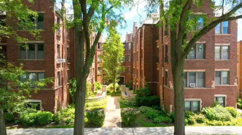 6751 North Artesian Avenue Chicago IL 60645