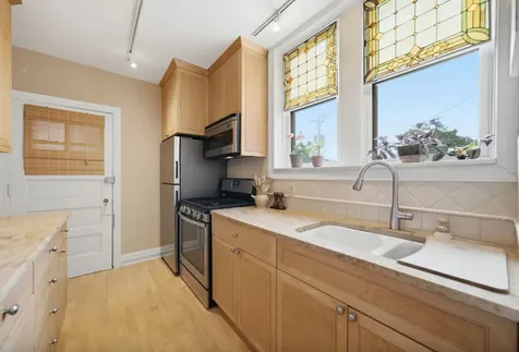 6751 North Artesian Avenue Chicago IL 60645