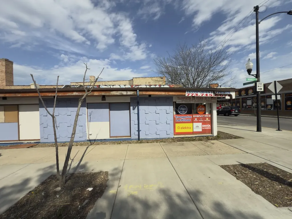 5724 West Diversey Avenue Chicago IL 60639
