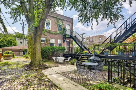 1337 West Flournoy Street Chicago IL 60607