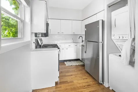 1337 West Flournoy Street Chicago IL 60607