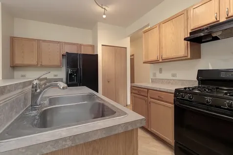 728 Holland Lane Romeoville IL 60446