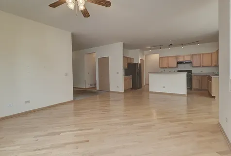 728 Holland Lane Romeoville IL 60446