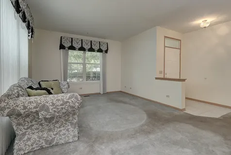 728 Holland Lane Romeoville IL 60446