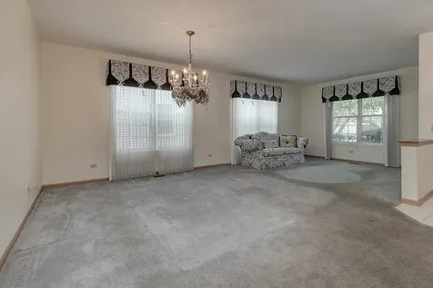 728 Holland Lane Romeoville IL 60446