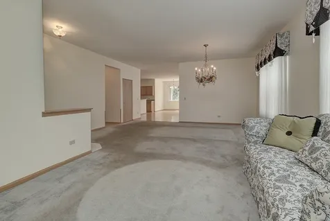 728 Holland Lane Romeoville IL 60446