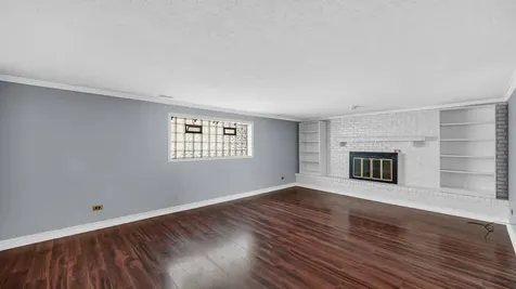 621 Escanaba Avenue Calumet City IL 60409