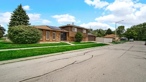 621 Escanaba Avenue Calumet City IL 60409