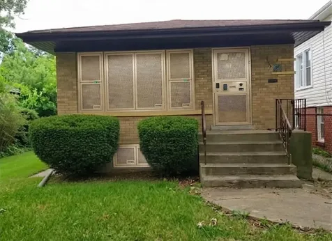 9022 South University Avenue Chicago IL 60619