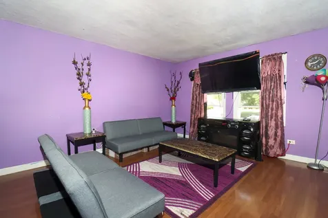 2123 Wallace Avenue North Chicago IL 60064