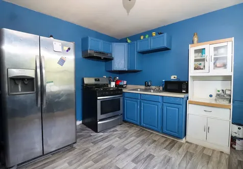 2123 Wallace Avenue North Chicago IL 60064