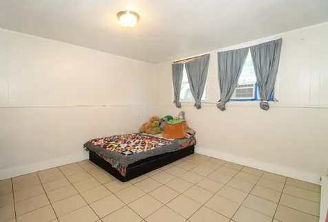 2123 Wallace Avenue North Chicago IL 60064