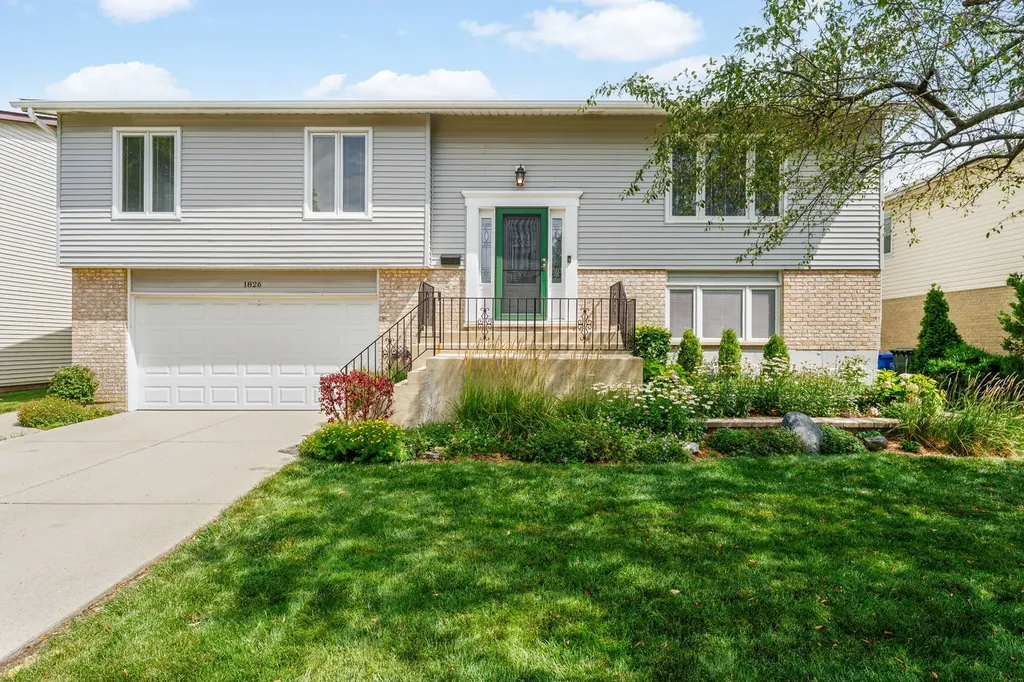 1826 West Catalpa Lane Mount Prospect IL 60056