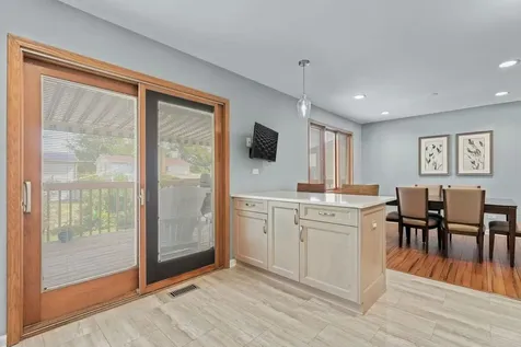 1826 West Catalpa Lane Mount Prospect IL 60056