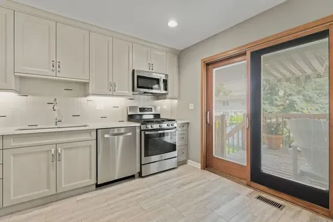 1826 West Catalpa Lane Mount Prospect IL 60056
