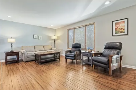 1826 West Catalpa Lane Mount Prospect IL 60056