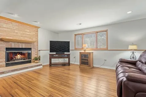 1826 West Catalpa Lane Mount Prospect IL 60056