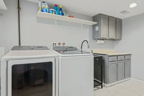 1826 West Catalpa Lane Mount Prospect IL 60056