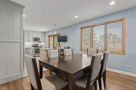 1826 West Catalpa Lane Mount Prospect IL 60056