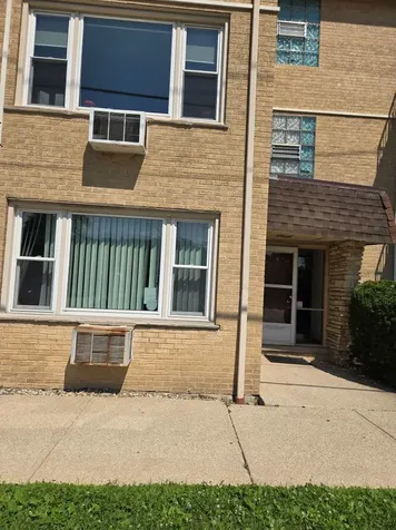 8758 West Berwyn Avenue Chicago IL 60656