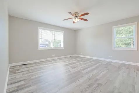 6805 Johnsburg Road Spring Grove IL 60081