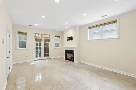 7246 North Oakley Avenue Chicago IL 60645