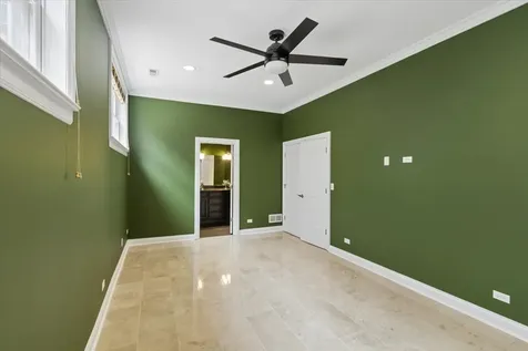 7246 North Oakley Avenue Chicago IL 60645