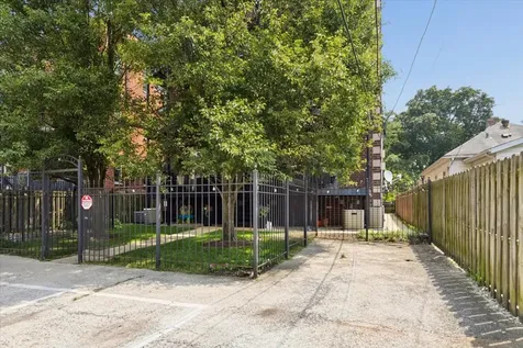 7246 North Oakley Avenue Chicago IL 60645