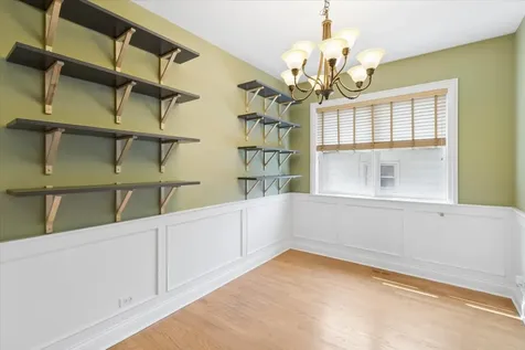 7246 North Oakley Avenue Chicago IL 60645