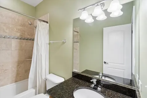 7246 North Oakley Avenue Chicago IL 60645