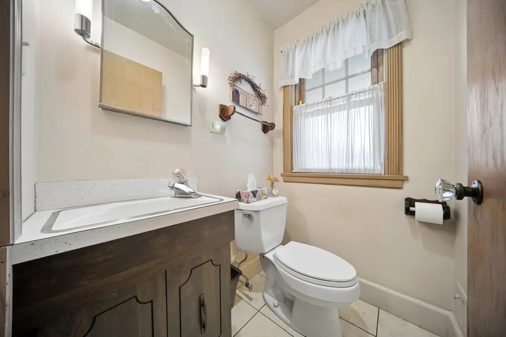 6631 North Caldwell Avenue Chicago IL 60646