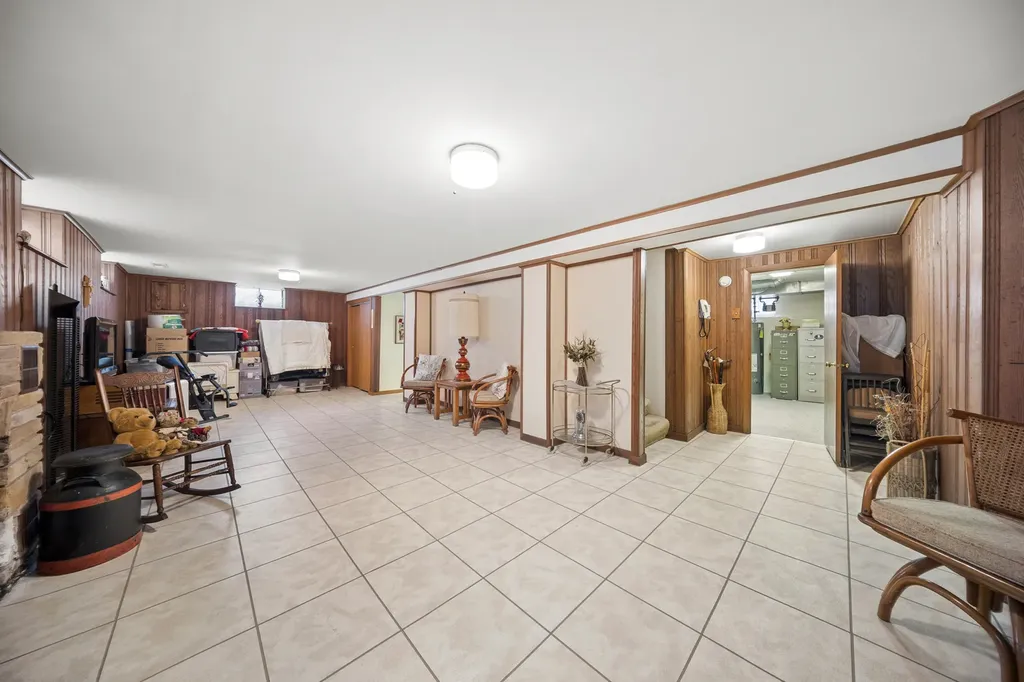 6631 North Caldwell Avenue Chicago IL 60646