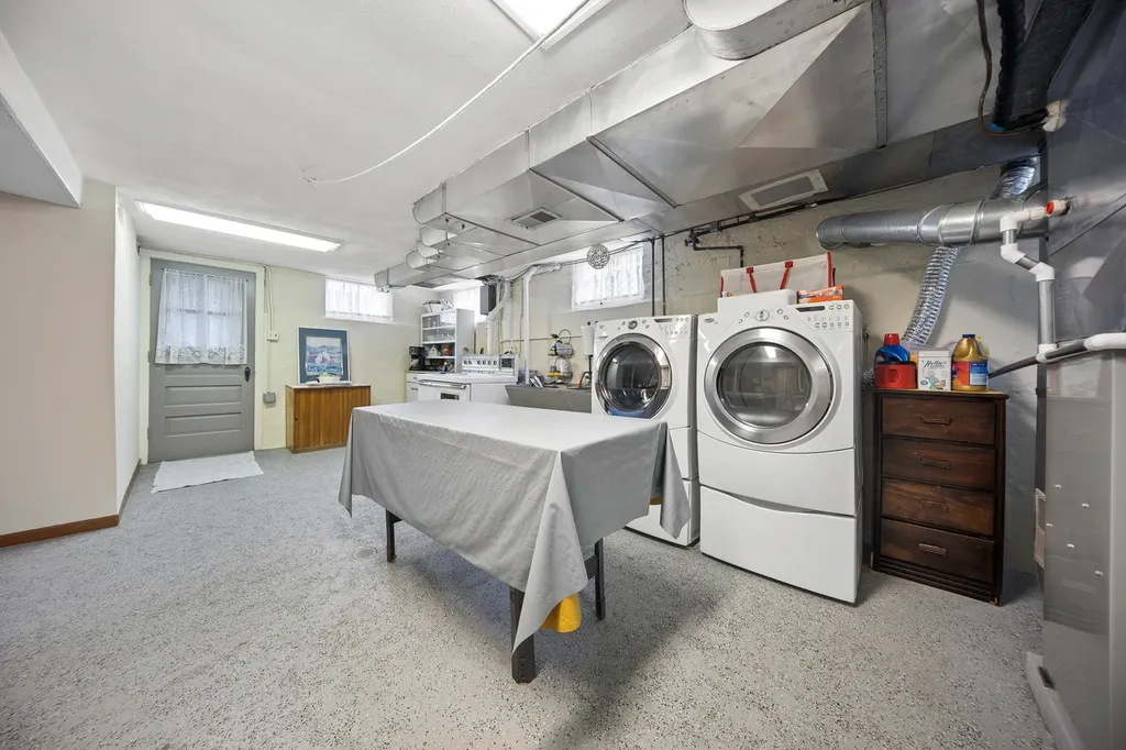 6631 North Caldwell Avenue Chicago IL 60646
