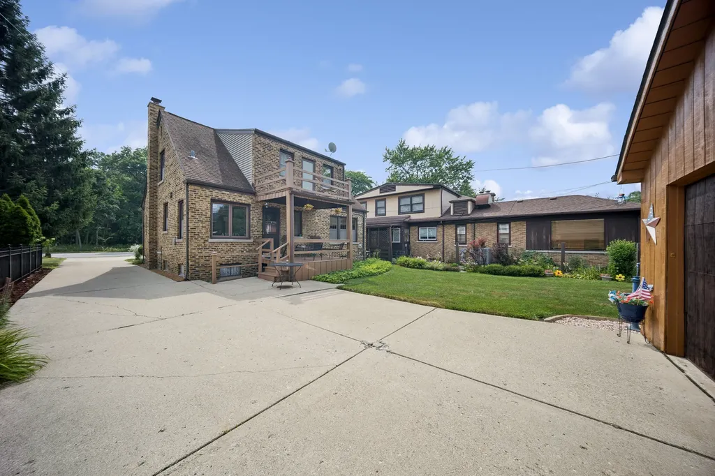 6631 North Caldwell Avenue Chicago IL 60646