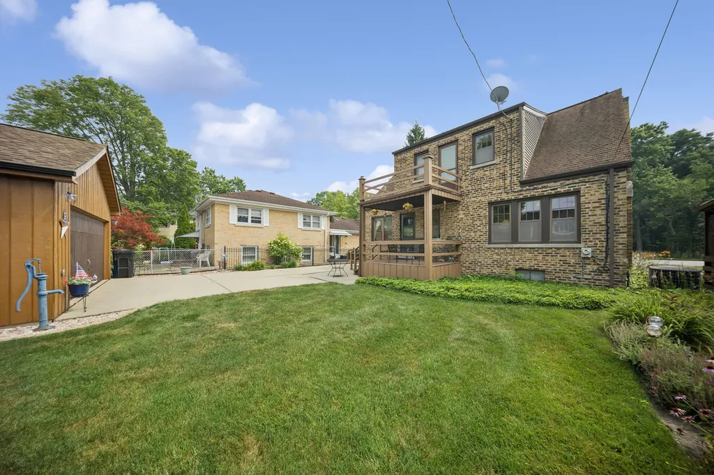 6631 North Caldwell Avenue Chicago IL 60646
