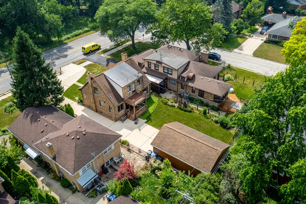 6631 North Caldwell Avenue Chicago IL 60646