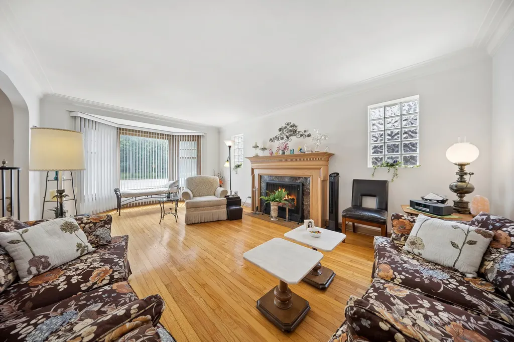 6631 North Caldwell Avenue Chicago IL 60646