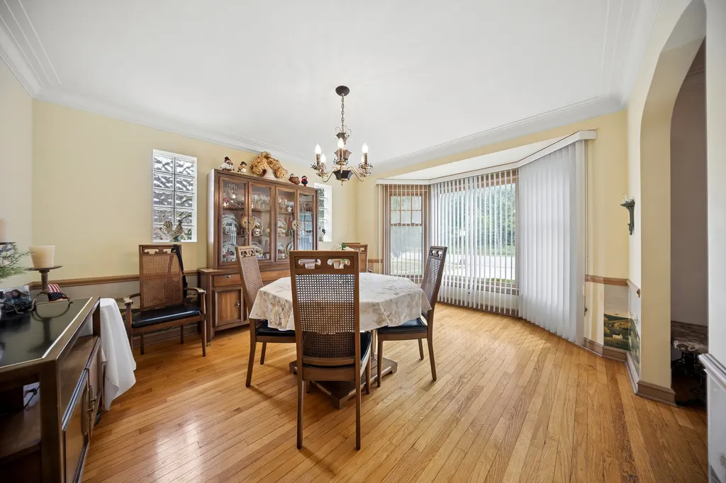 6631 North Caldwell Avenue Chicago IL 60646