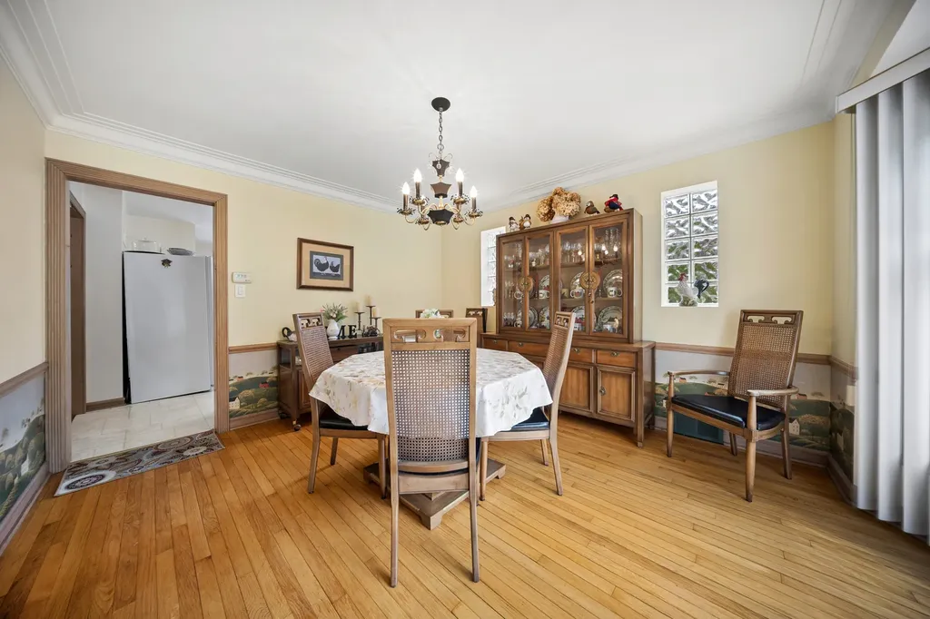 6631 North Caldwell Avenue Chicago IL 60646