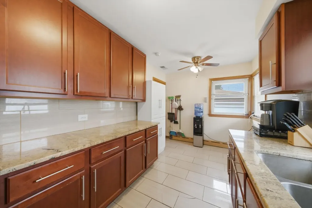 6152 West Wrightwood Avenue Chicago IL 60639