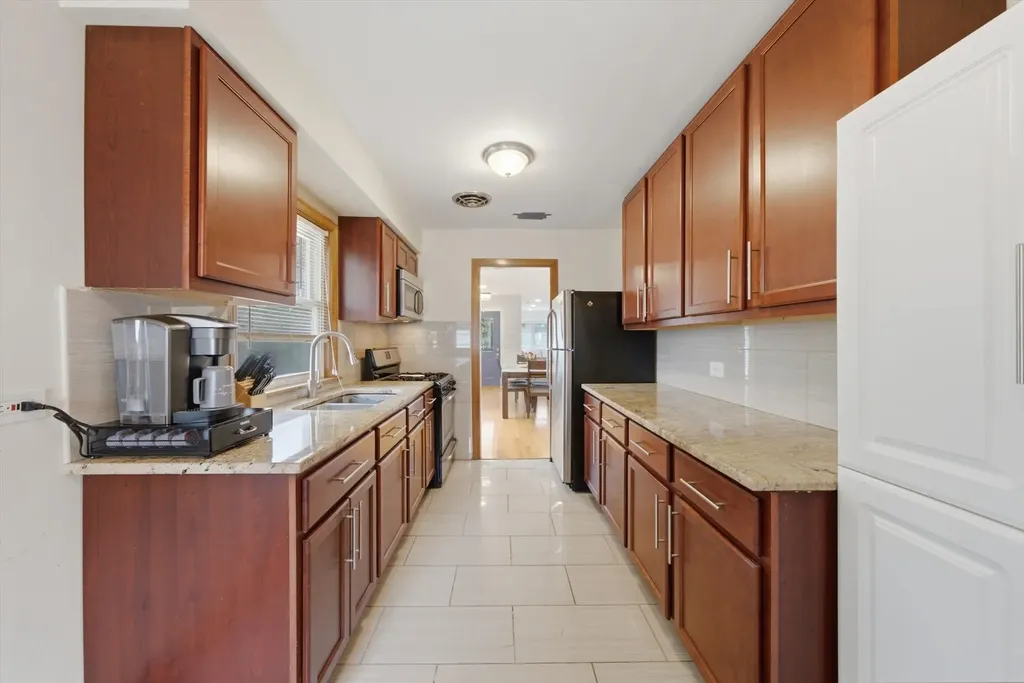 6152 West Wrightwood Avenue Chicago IL 60639
