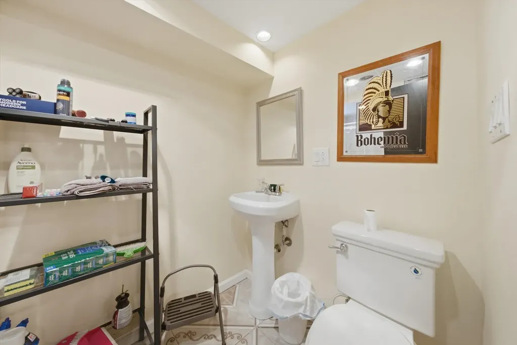 6152 West Wrightwood Avenue Chicago IL 60639
